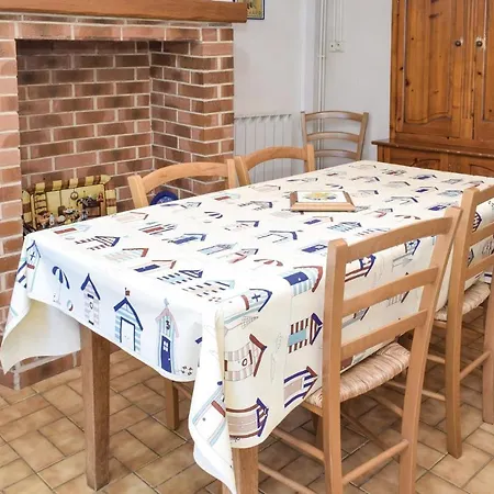 Cozy In Lestre With Wifi Holiday home