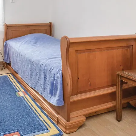 Cozy In Lestre With Wifi Holiday home *