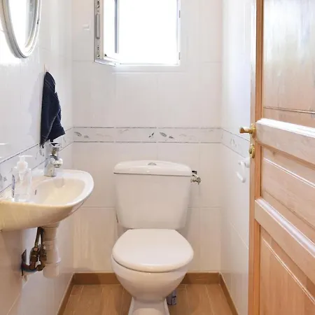 Holiday home Cozy In Lestre With Wifi Lestre